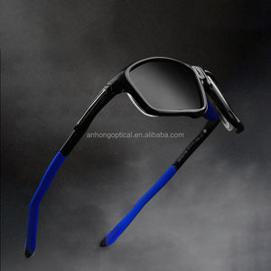 Nuevas <span class=keywords><strong>gafas</strong></span> de <span class=keywords><strong>sol</strong></span> polarizadas deportivas para hombres y mujeres <span class=keywords><strong>adolescentes</strong></span> <span class=keywords><strong>gafas</strong></span> de <span class=keywords><strong>sol</strong></span> de plástico a la moda para exteriores <span class=keywords><strong>gafas</strong></span> de <span class=keywords><strong>sol</strong></span> negras UV400 - Product Image 1