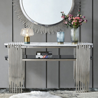 Console d'entrée moderne et minimaliste, style italien, luxe léger, acier inoxydable, style hôtelier, écologique et durable, avec miroir
