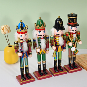 Fait à la main <span class=keywords><strong>petit</strong></span> Navidad noël bois artisanat <span class=keywords><strong>casse</strong></span>-<span class=keywords><strong>noisette</strong></span> soldat poupée ornements cadeaux de noël jouets <span class=keywords><strong>casse</strong></span>-<span class=keywords><strong>noisette</strong></span> en bois - Product Image 5