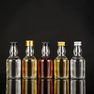 Di alta qualità 50ml Mini Bottiglia di Vetro Trasparente Vino Liquoroso Alcol Maligni Bottiglia Vendite Vuota Rotonda Bottiglia di Vetro