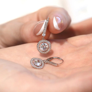 Orecchini Pendenti con Micro Pavé di Zirconi per Donne, Gioielli Minimalisti per Uso Quotidiano - Product Image 4