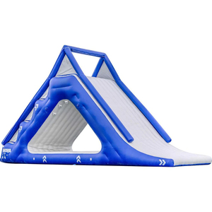 Toboggan aquatique gonflable triangulaire en PVC pour extérieur avec entrée d'escalade pour piscine, lac, trampoline aquatique flottant - Product Image 1