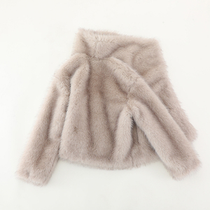 <span class=keywords><strong>Manteau</strong></span> d'hiver chaud en fausse <span class=keywords><strong>fourrure</strong></span> longue et duveteuse pour femme, style court, vêtements d'hiver en gros - Product Image 2