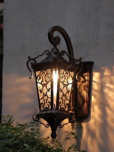 Lampe murale extérieure cylindrique LED rétro, style européen, lanterne en fer IP65 3000K pour villa, jardin, véranda, entrée - Product Image 1