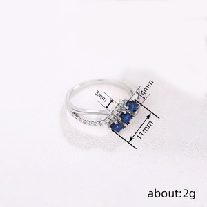 Anello ovale geometrico per donna, gioielli da dito minimalisti ed eleganti - Product Image 3