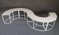 Table de présentation en métal courbé multi-combinaisons, en forme de S, ronde, à disposition irrégulière, pour buffet de desserts de mariage, idéale pour la location.
