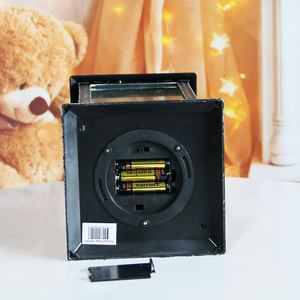 Lanterne décorative de Noël vintage, lanterne suspendue d'intérieur à LED blanc chaud vacillante sans flamme, alimentée par piles - Product Image 5