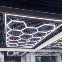 Lampes LED hexagonales en nid d'abeille 672W pour le detailing automobile - Éclairage portable pour bureau et atelier automobile, indice de protection IP55, intensité réglable, garantie de 3 ans