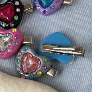 Horquillas para el Cabello de Niñas al por Mayor, <span class=keywords><strong>Accesorios</strong></span> para el Cabello de Moda Infantil, Lindas Horquillas con Brillantina Roja y Morada en Forma de Corazón para Bebés - Product Image 2