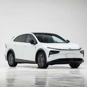 小鹏 G7 电动车，续航里程 601-700 公里（NEDC 标准），电机功率 200-250 千瓦，电池容量 70-90 千瓦时 - Product Image 3