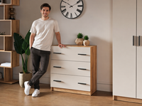 Commode moderne en chêne bicolore à 3 tiroirs avec poignées noires et glissières à billes pour chambre à coucher et projets hôteliers