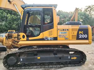รถขุดโคมัตสึ PC200-8 มือสอง – 21 ตัน, 150 แรงม้า, ประหยัดน้ำมันกว่า 20%, ชั่วโมงการทำงานต่ำ, พร้อมส่งออก - Product Image 3