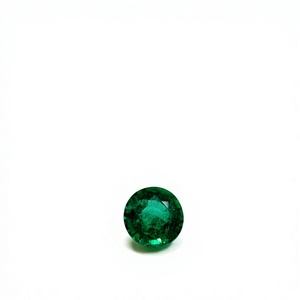 Émeraude zambienne naturelle de 2,16 carats, taille brillant ronde, couleur vert vif, par Sadiya International - Product Image 1