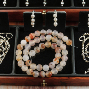 AB0545 Bán Buôn Màu Trắng Mờ Với Hạt Đá Mã Não Carnelian Accent, Hạt Vòng Tay Đá Quý Mã Não Tự Nhiên Với Số Lượng Lớn - Product Image 4