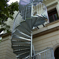 DAIYA spirale escalier extérieur avec la balustrade de verre trempé