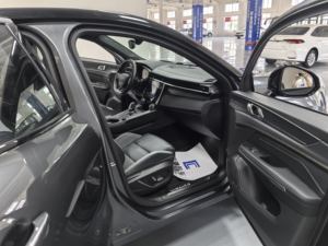 <span class=keywords><strong>Lynk</strong></span> & <span class=keywords><strong>Co</strong></span> 05 de Segunda Mano, Modelo 2023, Motor 2.0TD, Tracción en Dos Ruedas, Edición Halo - Product Image 5