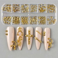 12 Grilles de Breloques pour Ongles Y2K Punk, Rivets Métalliques Punk / Gothique / Rock, Strass Vintage, Décoration de Manucure en Alliage et Strass