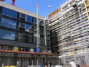 Équipement efficace de plate-forme élévatrice s'élevante moderne de mât <span class=keywords><strong>en</strong></span> acier pour les espaces de travail élevés dans la construction de bâtiments - Product Image 3