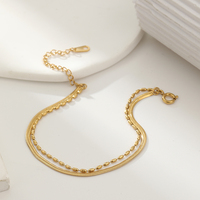 Bracelet tendance de luxe plaqué or en acier inoxydable étanche avec chaîne et breloques, designs variés, en stock pour femme, idéal pour les soirées