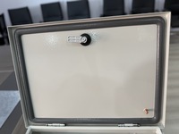 Boîtier électrique mural IP65 pour installations électroniques et d'instruments