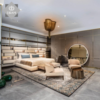 Lit moderne avec tête de lit éclairée par LED italienne, en cuir, cadre en bois, design de lit, lit queen size, meubles de maison