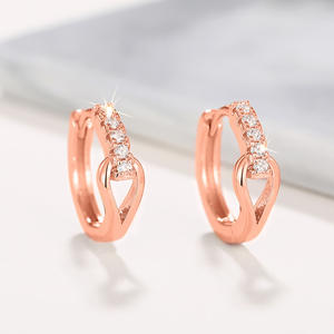 E4214 Orecchini in oro rosa con diamanti taglio brillante rotondo colore G naturali minimalisti da donna per tutti i giorni - Product Image 4