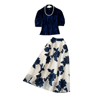 Ensemble élégant 2 pièces pour femme : Haut en velours à col montant et manches courtes bouffantes, jupe midi en maille brodée florale pour le printemps et l'automne