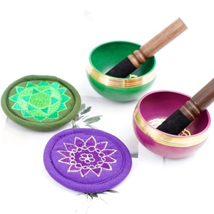 Bol chantant artisanal en métal à prix de gros, 7 <span class=keywords><strong>chakras</strong></span>, <span class=keywords><strong>pour</strong></span> la <span class=keywords><strong>méditation</strong></span> - Product Image 3