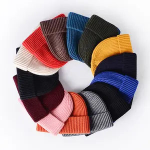 Wholesale Custom Knitted Cuffed Acrylic Slouchy Ski Beanie Private Woven Label Logo Beanies Hat Fisherman Skull Winter Cap