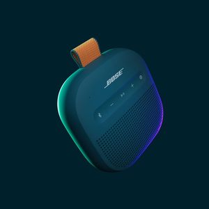 Altavoz Bluetooth Portátil SoundLink Micro 2.ª Generación, Inalámbrico para Exteriores, Batería de 12 Horas, Resistente al Agua y al Polvo, Edición Limitada <span class=keywords><strong>Twilight</strong></span> - Product Image 2