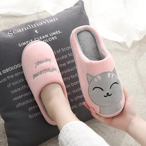 Les Meilleures Ventes Chaudes Hiver 2026 Chaussons en Peluche Respirants et Doux pour Femmes, Pantoufles d'Intérieur en Coton Moelleux en Gros - Product Image 4