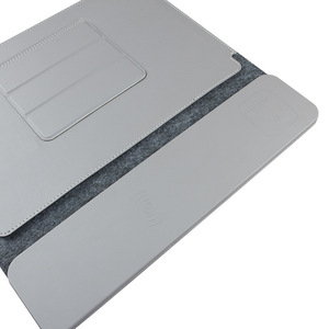 Custodia per Laptop 4 in 1 con Ricarica Wireless e Tappetino di Ricarica da Scrivania per Viaggi, Compatibile con MacBook Air e Pro - Product Image 6