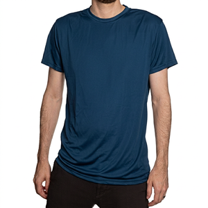 T-shirt de bain athlétique à manches courtes pour homme, protection UV, bleu turquoise uni - Product Image 1