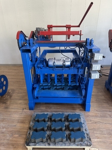 Usine de fabrication de briques en béton mobile complète : Machine de formage par vibration automatique avec chariot de transport haute efficacité - Product Image 5