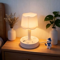 Lámpara de Mesa Retro SUZHERM con Regleta de Enchufes Estándar Americano, 3 Tomas de Corriente, 2 USB + 1 Puerto Tipo-C, Interruptor de Encendido/Apagado Principal, Cable de 2 Metros