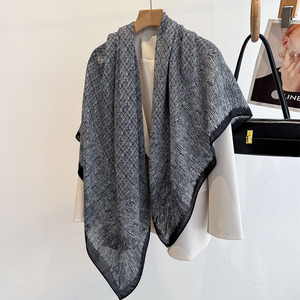 Sciarpe Quadrate di Grande Formato per <span class=keywords><strong>Donna</strong></span> 130*130cm, <span class=keywords><strong>Scialle</strong></span> <span class=keywords><strong>Nero</strong></span> con Stampa Geometrica a Righe Semplice, Sciarpa in Cotone, Hijab Musulmano - Product Image 2