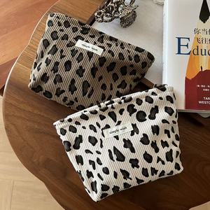 Bespoke Studio Artist Makeup Case-Zipper Closure Fashion Paint-Splattered Canvas Design Custom <strong>Palette</strong> Colors - Product Image 3