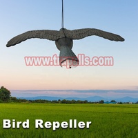 Jardin extérieur Chasse Plastique Volant Corbeau Faucon Oiseau Dissuasion Épouvantail Oiseau Épouvantail