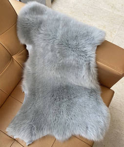 Vente en gros de vêtements en peluche d'hiver doux pour col de vêtements Toscana tissu en fourrure d'agneau pour manteau col et écharpe de chapeau - Product Image 6