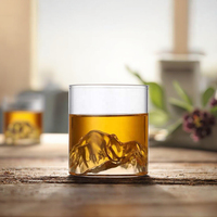 Verre à whisky de montagne au design personnalisé verre à liqueur en cristal durable et élégant pour bar à vodka autres boissons vente en gros