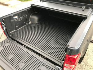 Cubierta dura de tres pliegues Hilux Tonneau, cubierta de cama de camión, accesorios de aluminio para automóviles para <span class=keywords><strong>Nissan</strong></span> Navara NP300 <span class=keywords><strong>Nissan</strong></span> <span class=keywords><strong>Frontier</strong></span> - Product Image 3