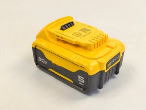 Batterie lithium DW DCB205 20V MAX 5Ah 21700 avec dissipation thermique et sortie stable pour une utilisation prolongée - Product Image 4