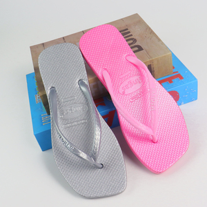Vente en gros d'usine Maolixie : Claquettes, babouches et tongs en plastique pour femmes - Product Image 3