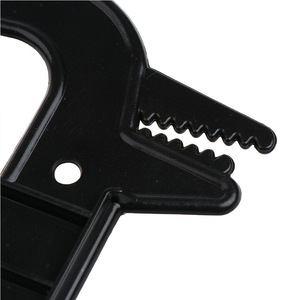 Soporte para enrollar y guardar cuerdas para exteriores, de color negro, con forma de polígono, tipo vertical, para ordenar y usar en exteriores. - Product Image 2