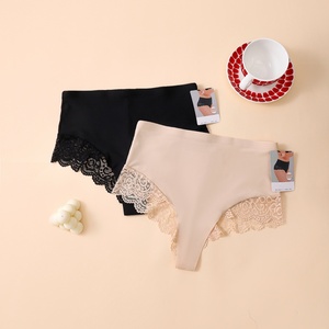 Tangas Elegantes de Cintura Baja, Transpirables y sin Costuras para Mujer, con Encaje, Tela Cómoda, Sexy - Product Image 1