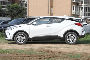 <span class=keywords><strong>Toyota</strong></span> <span class=keywords><strong>C</strong></span>-<span class=keywords><strong>HR</strong></span> 2.0L Leading Edition SUV d'occasion <span class=keywords><strong>2022</strong></span>, exportation en gros dans le monde entier, bon état, faible kilométrage - Product Image 2