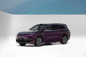 LI AUTO L9 EREV AWD LHD SUV VOITURE D'OCCASION VOITURE PAS CHÈRE Suspension pneumatique Écran arrière de 21,4 pouces - Product Image 1