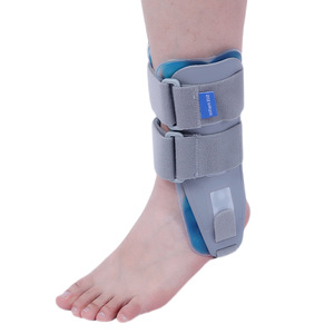 Férula de Fijación de Articulaciones con Clip de Tobillo de Plástico, Toalla de Gel Refrigerante, Forro de Airbag, Abrazadera de Tobillo para la Estabilidad de la Articulación del Tobillo - Product Image 1