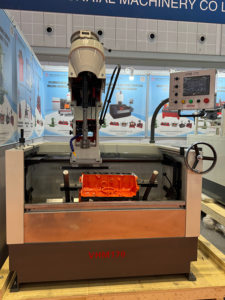 เครื่องเจียร VHM170 สำหรับกระบอกสูบเครื่องยนต์แบบเส้นเดียว เครื่องเจียรกระบอกสูบแบบ PLC - Product Image 1
