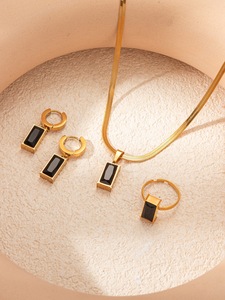 <span class=keywords><strong>Trendy</strong></span> Commuting Modern stil takı seti 18k altın kaplama kelebek geometrik titanyum çelik takı seti